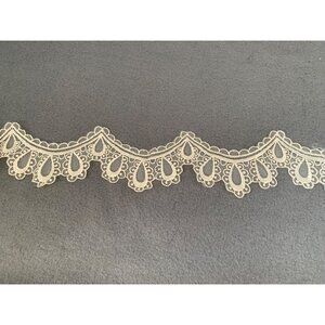 Vintage Ivory Vintage Lace Trim Scalloped Edging 3 yards 2.5" wide 1990s Sewing